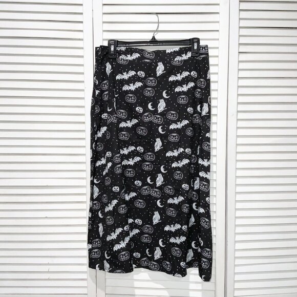 Rowme Black and White Pumpkin and Bats Print A-Line Skirt - Picture 4 of 5